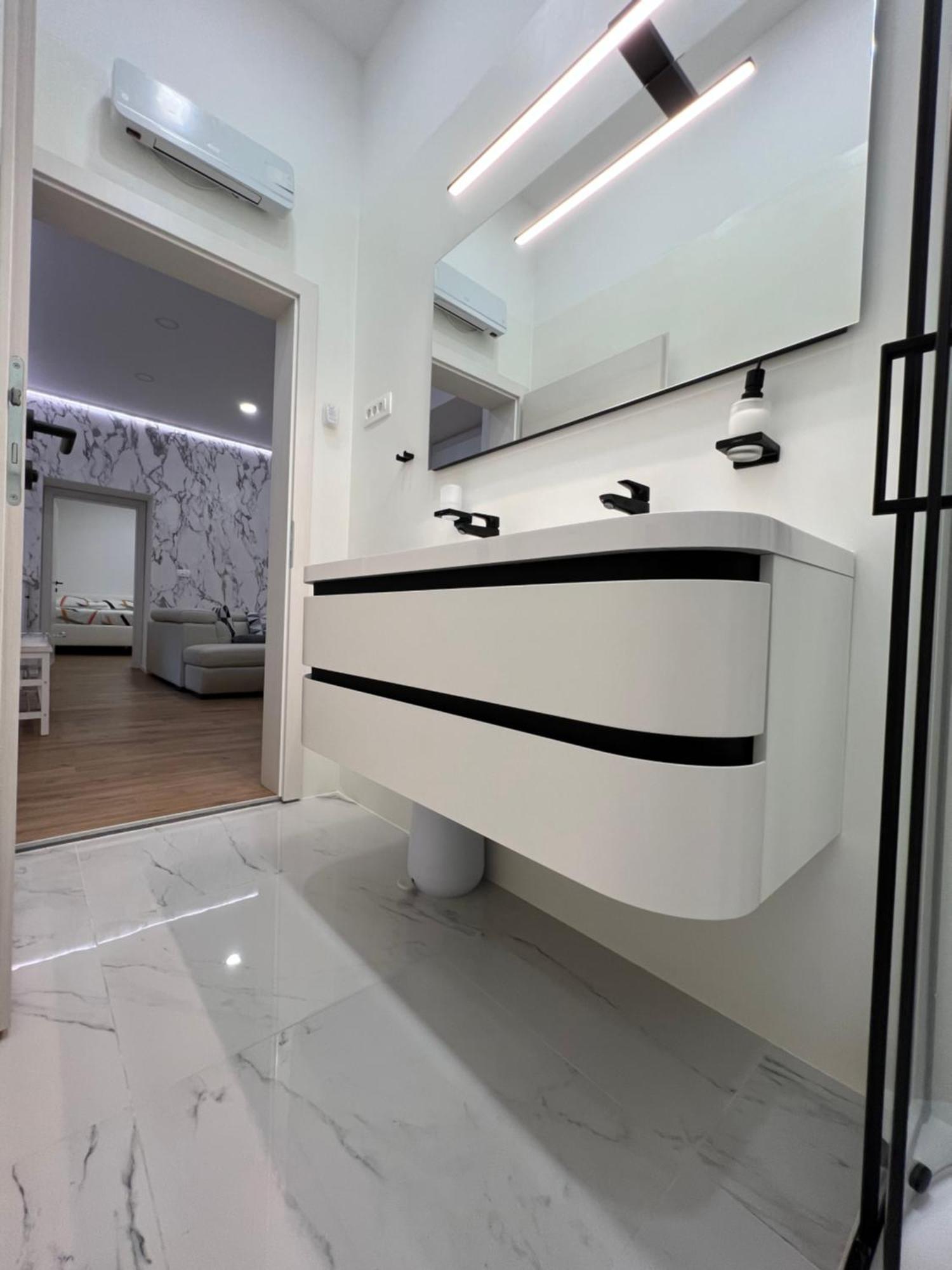 Grand Apartment